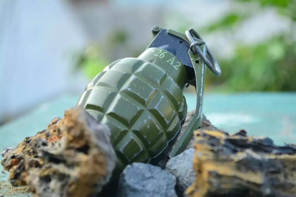 Grenade Black Ops 100 Kapslí